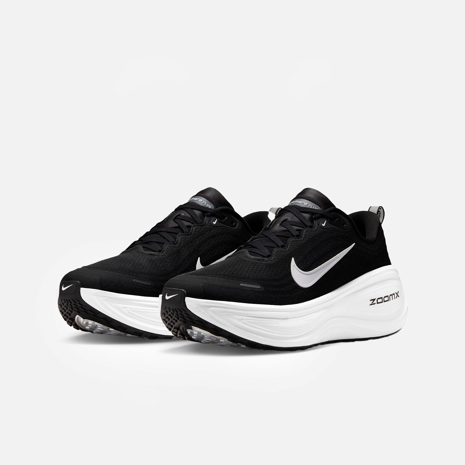 Vomero Plus HV8150 002