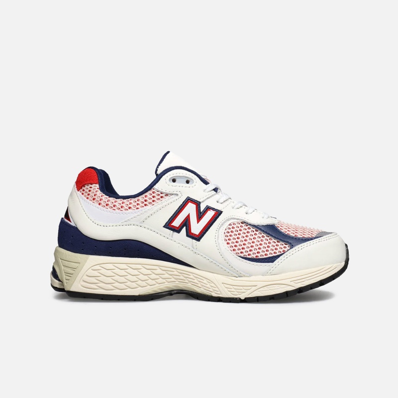 New Balance 2002R M2002RVE