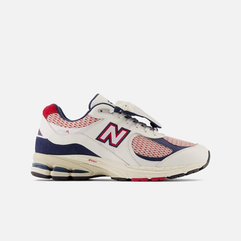 New Balance 2002R M2002RVE