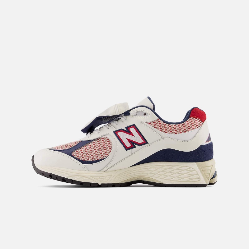 New Balance 2002R M2002RVE