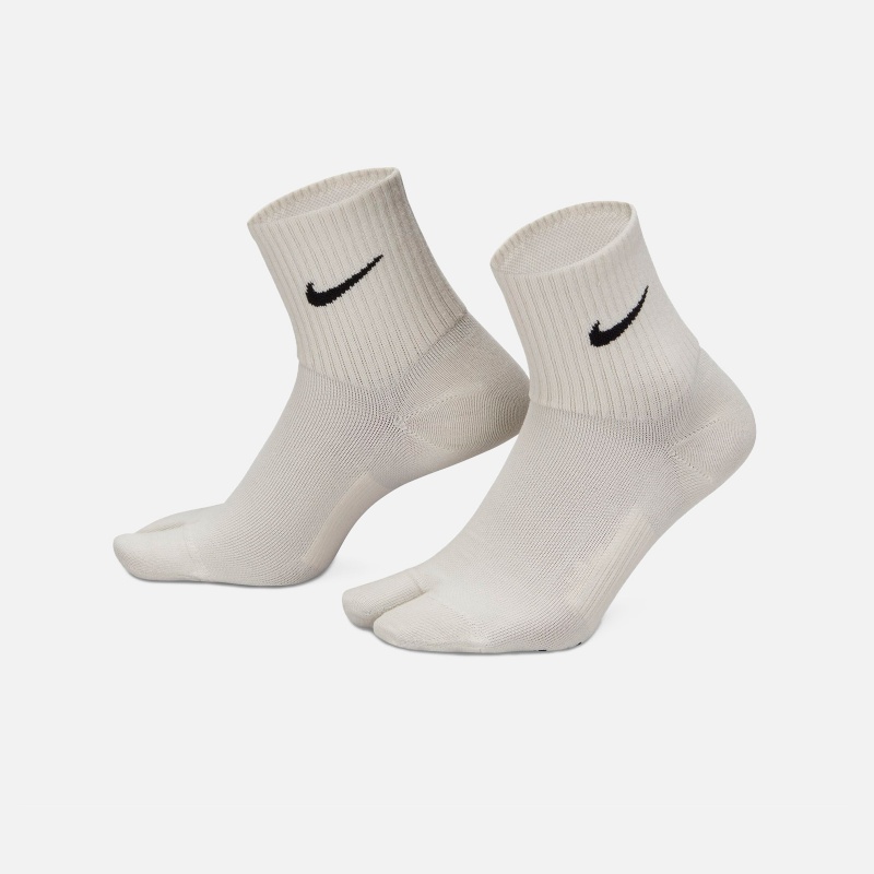 Nike Everyday Plus Lightweight Ankle Split-Toe Socks DV9475-072