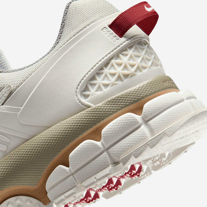 Zoom Vomero Roam IQ1126 317