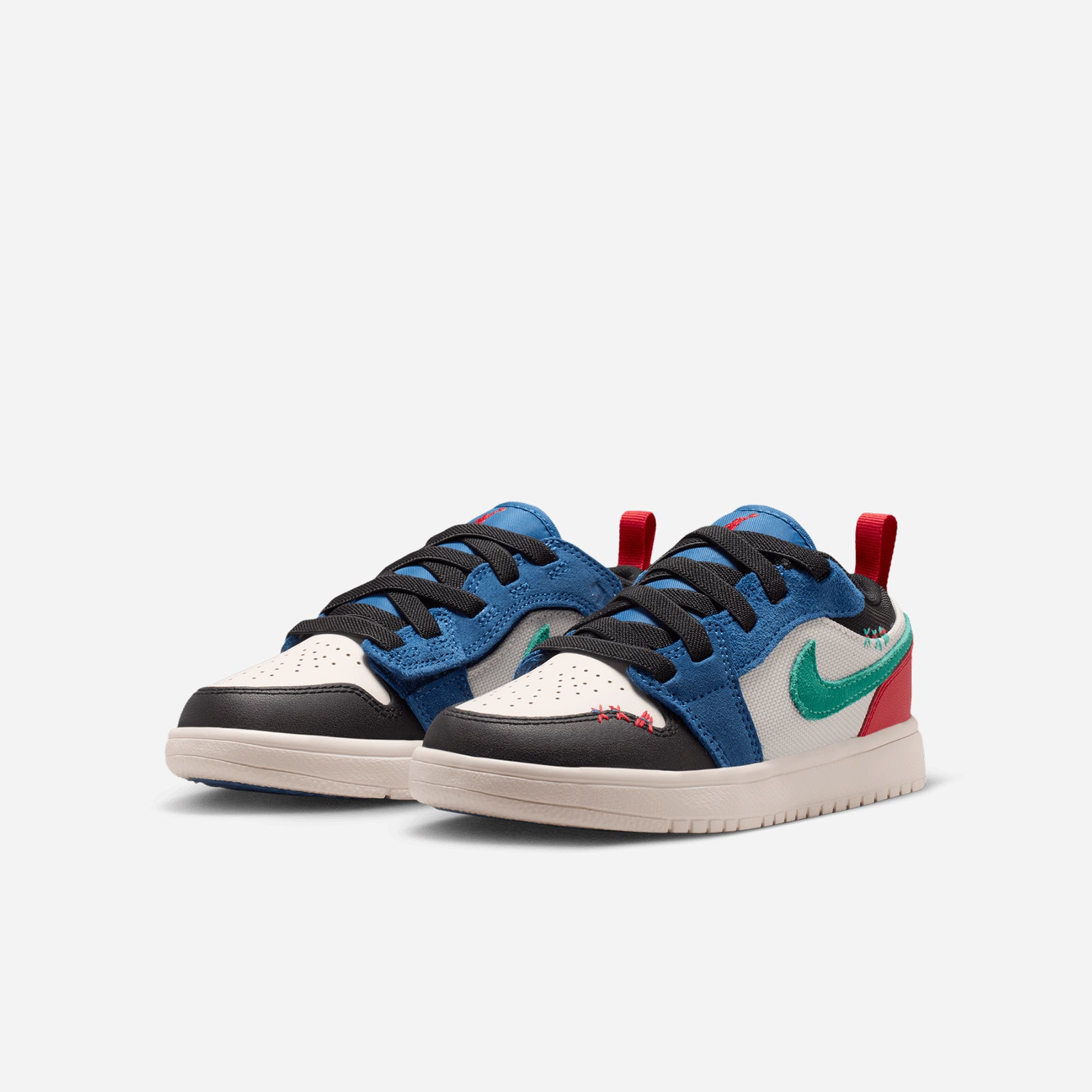 Jordan 1 Low Alt SE IO2054 401